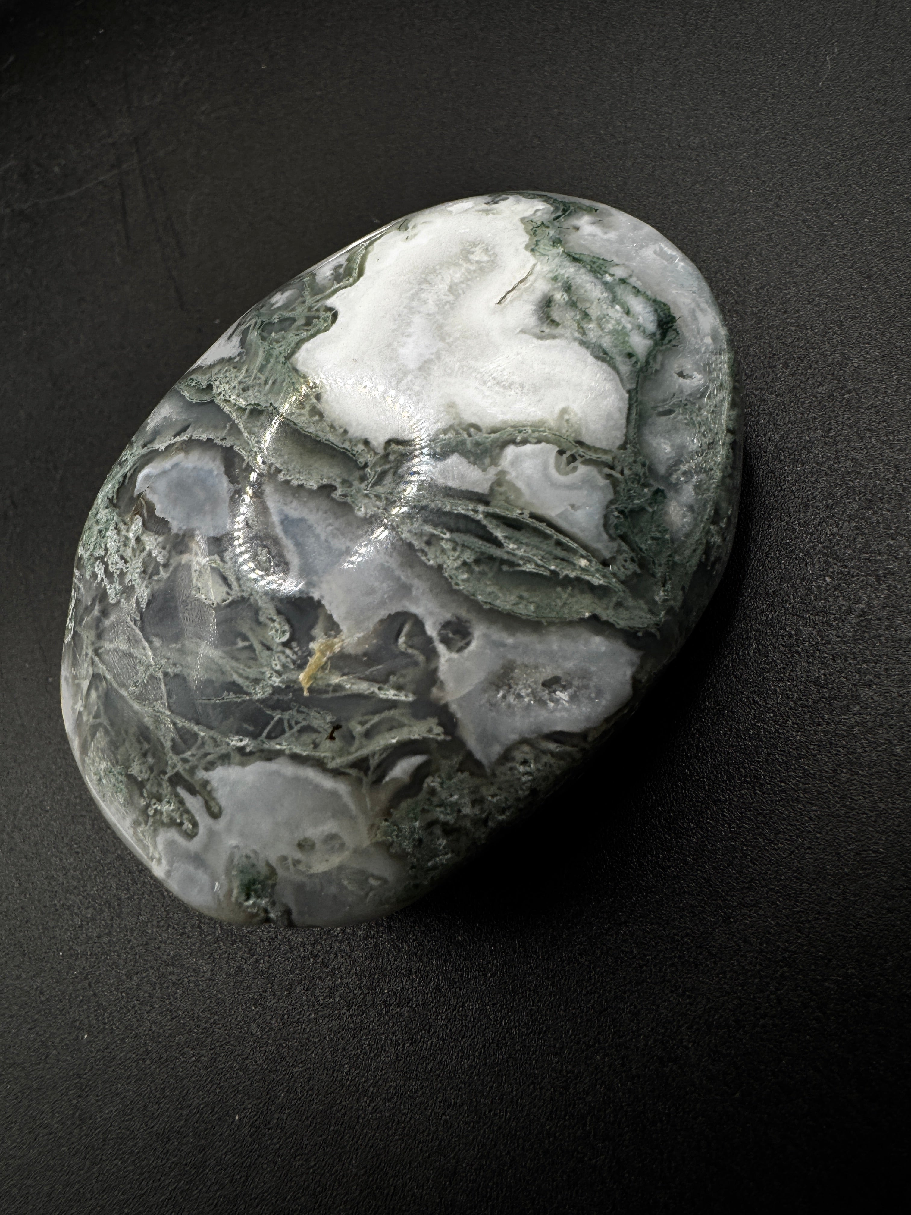 Moss Agate Palm Stone