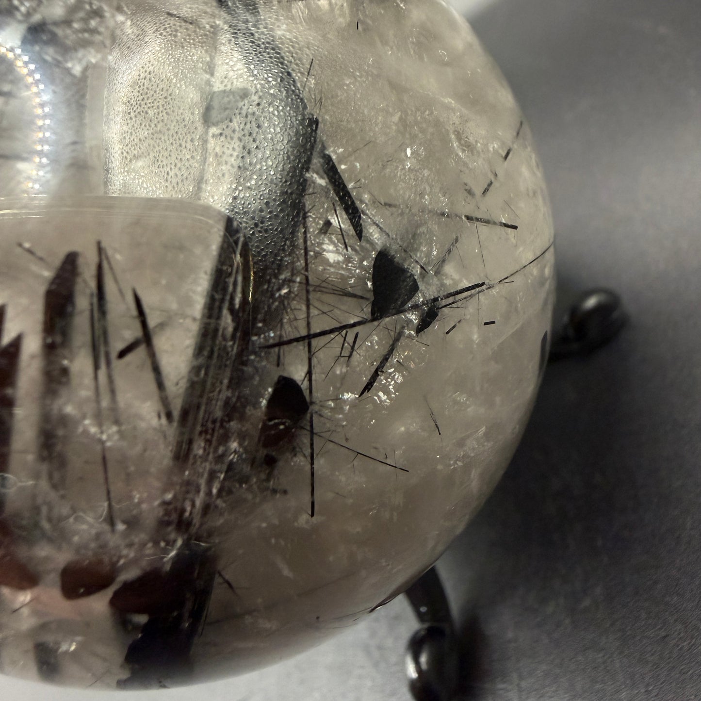 Black Tourmaline in Quartz Sphere Dx22.6cm