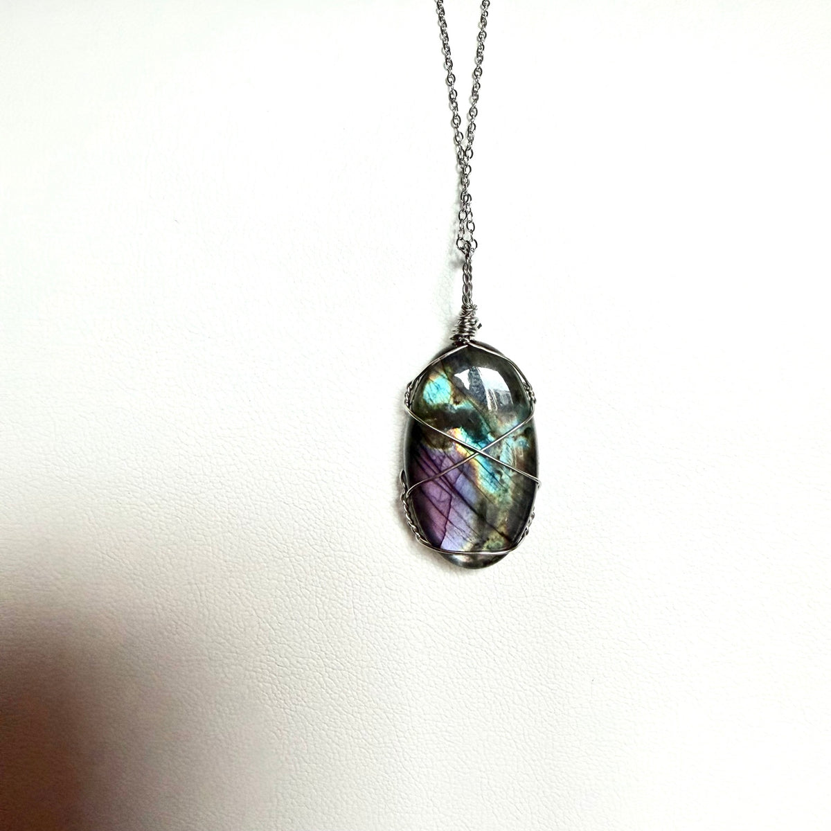 Handmade Labradorite necklace with purple blue and green flash, photograph 5