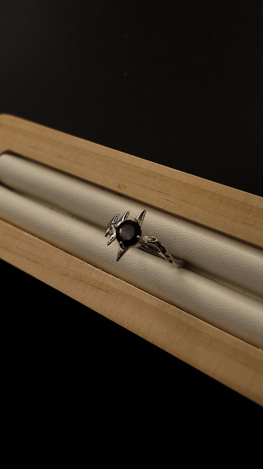 Black Spinel Star Ring