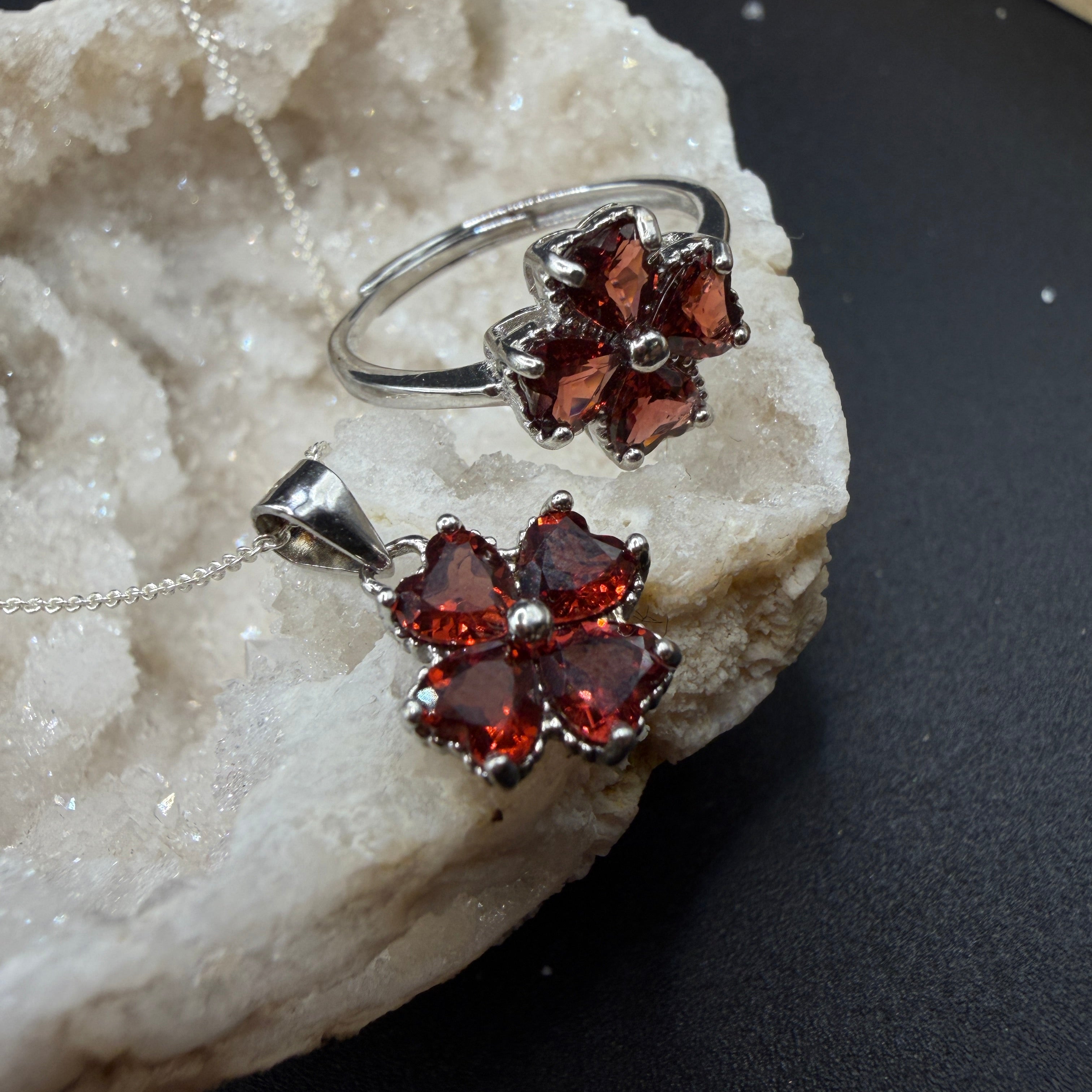 Garnet Clover Ring and Necklace S925 Set