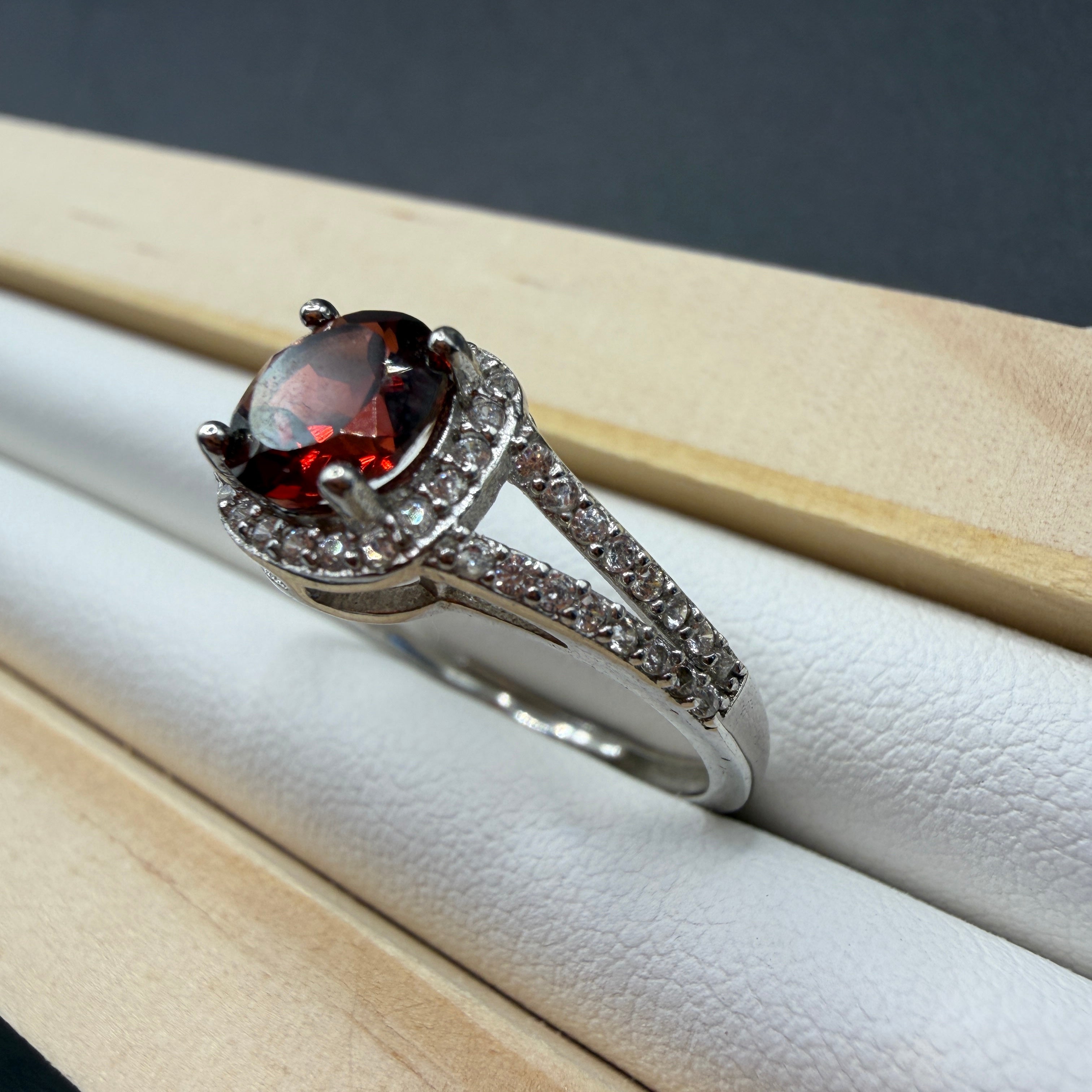 Garnet S925 Ring
