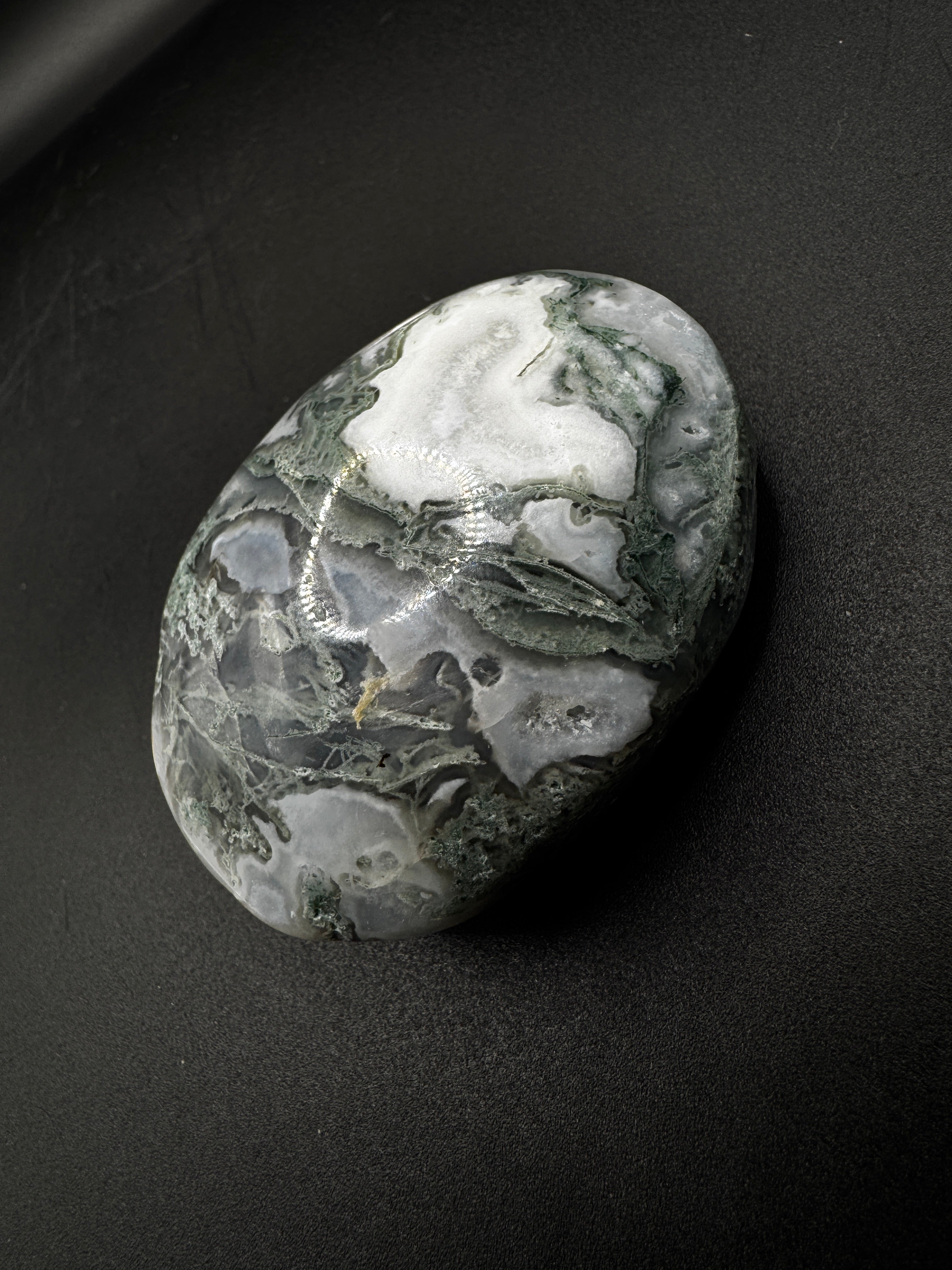 Moss Agate Palm Stone