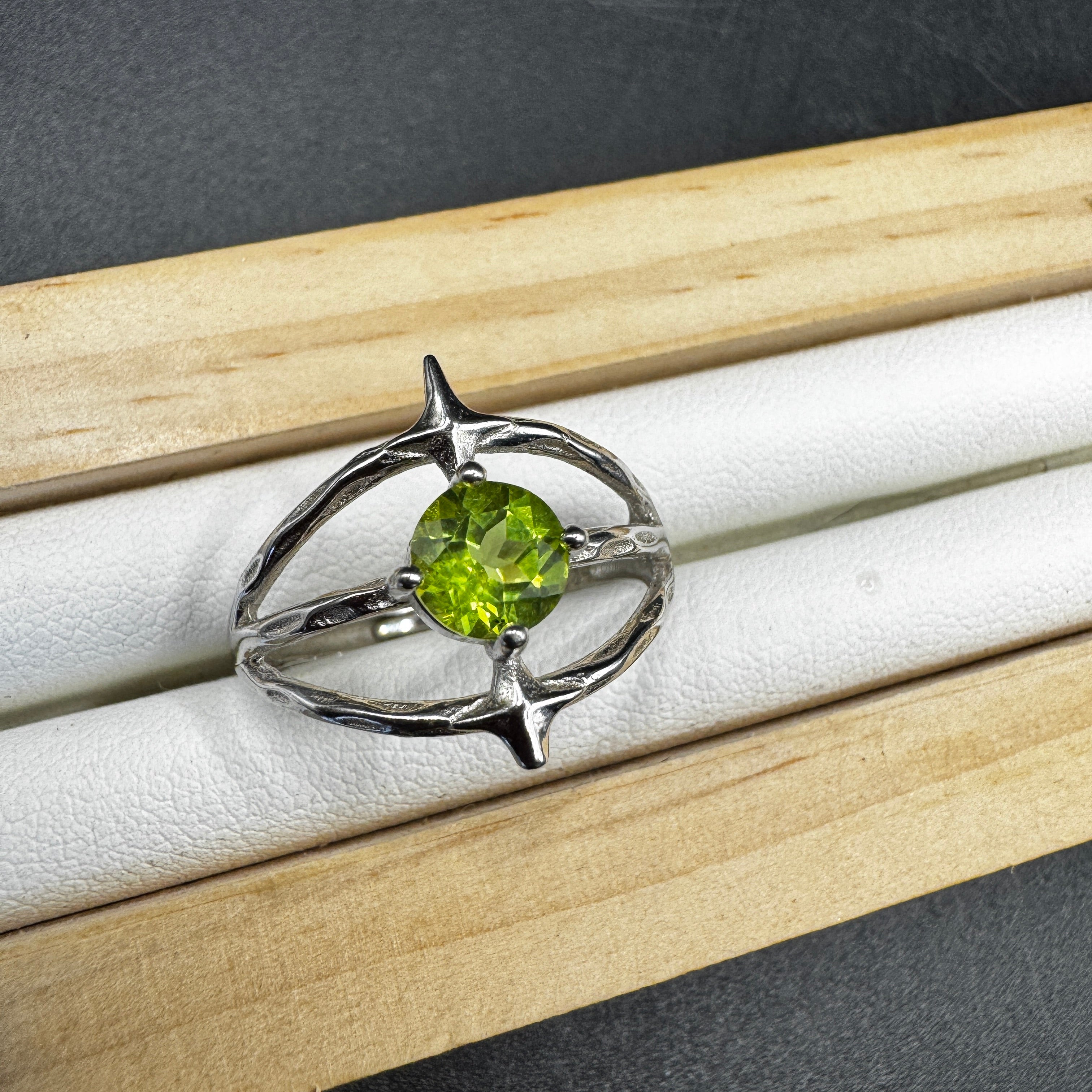Peridot S925 Adjustable Ring