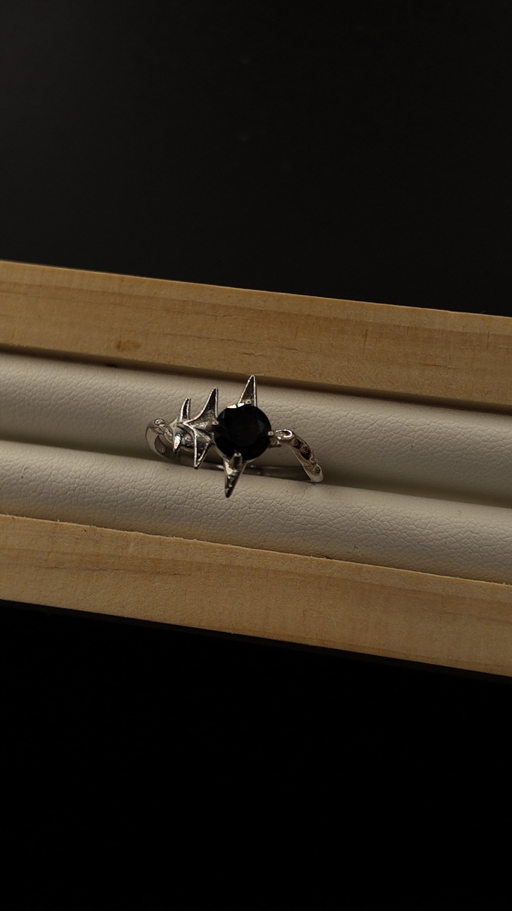 Black Spinel Star Ring