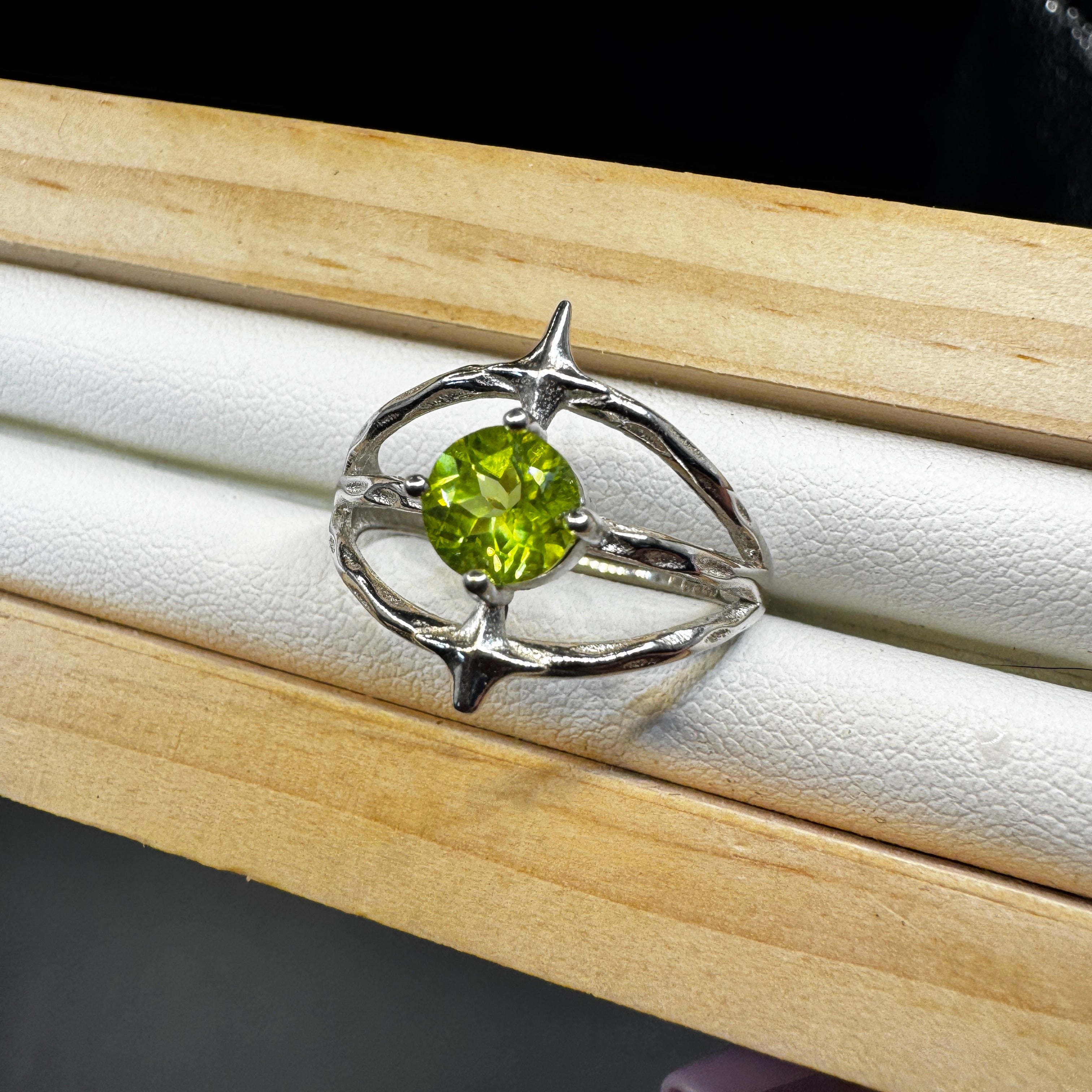 Peridot S925 Adjustable Ring