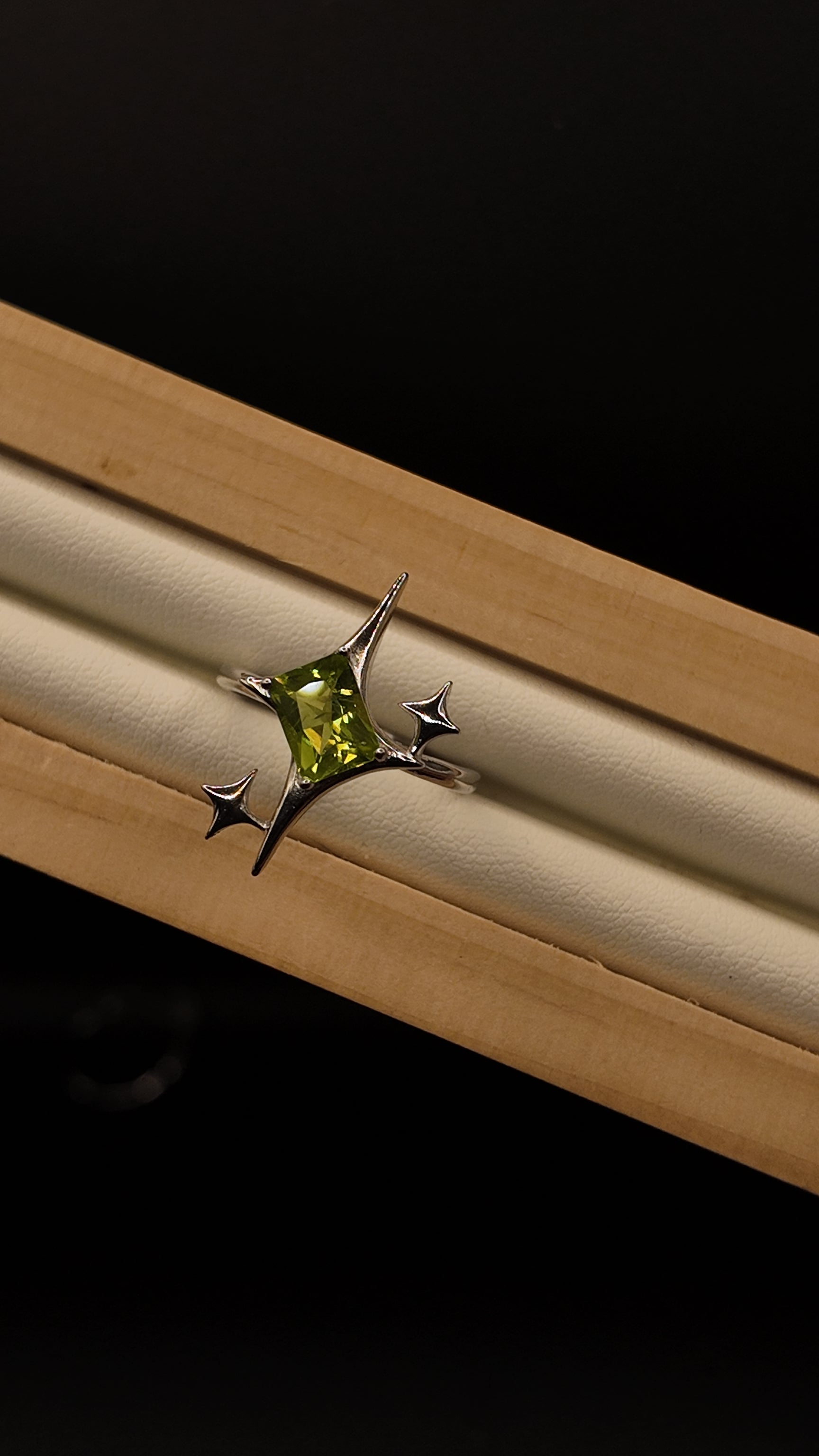 Peridot Signature Star Ring