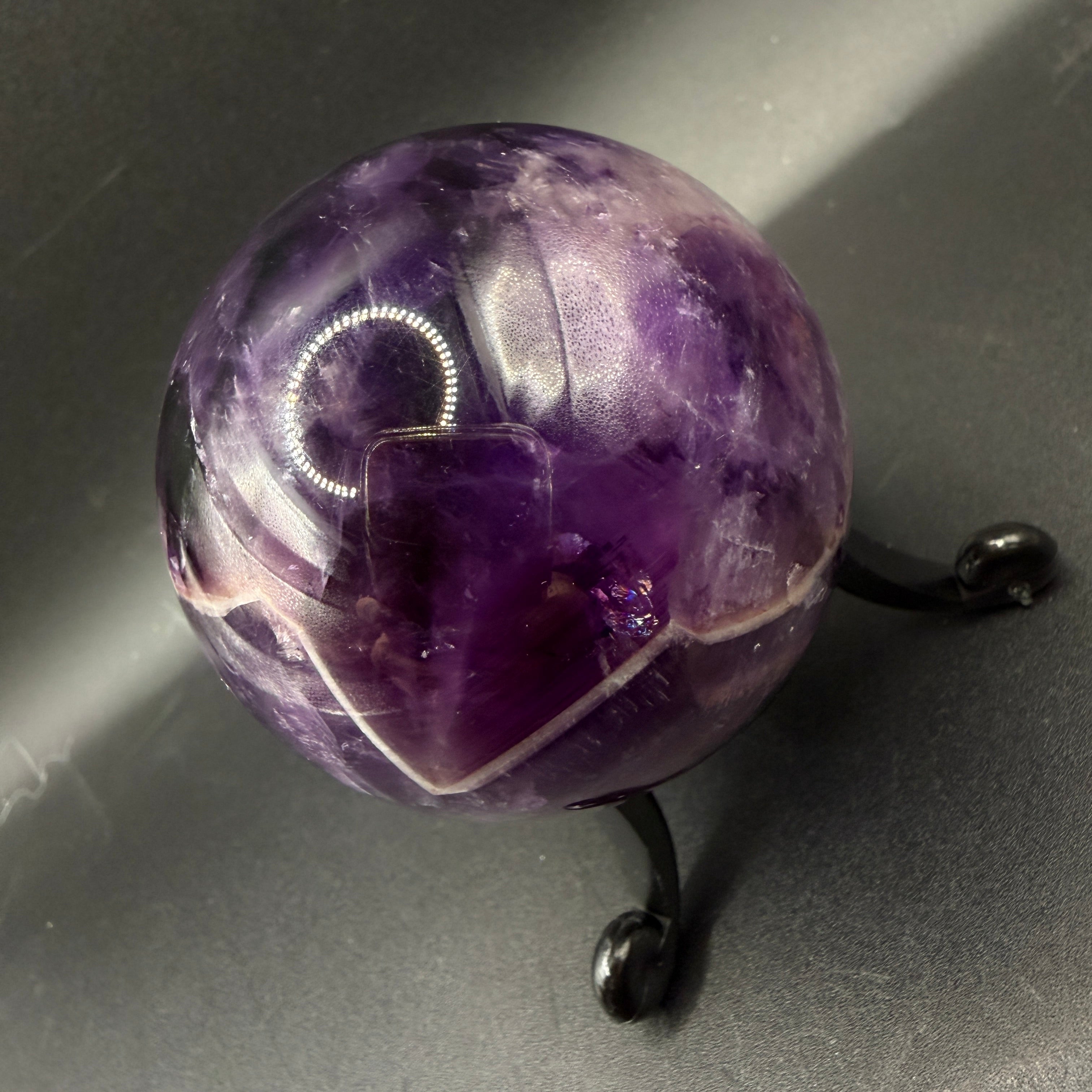 Chevron Amethyst Sphere Dx16.5cm