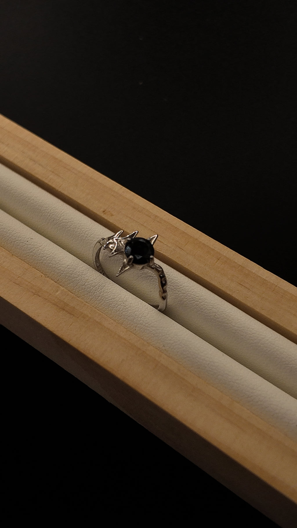Black Spinel Star Ring