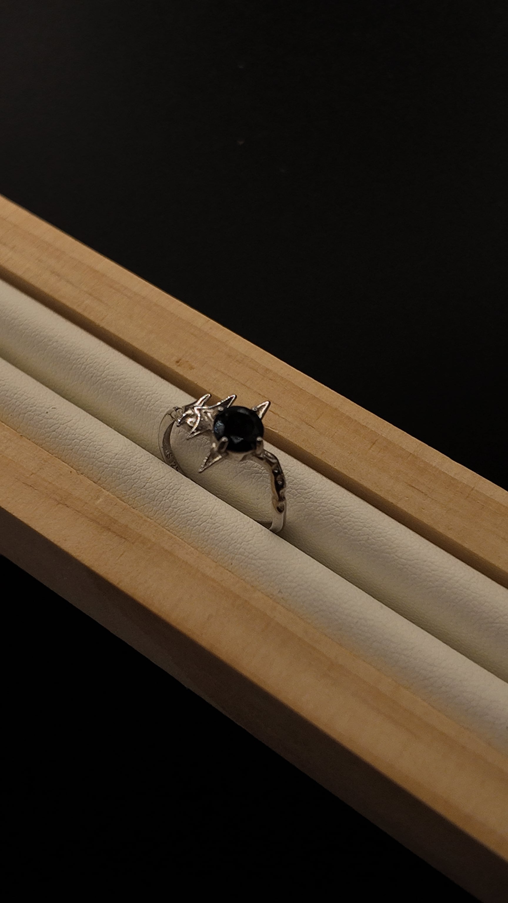 Black Spinel Star Ring