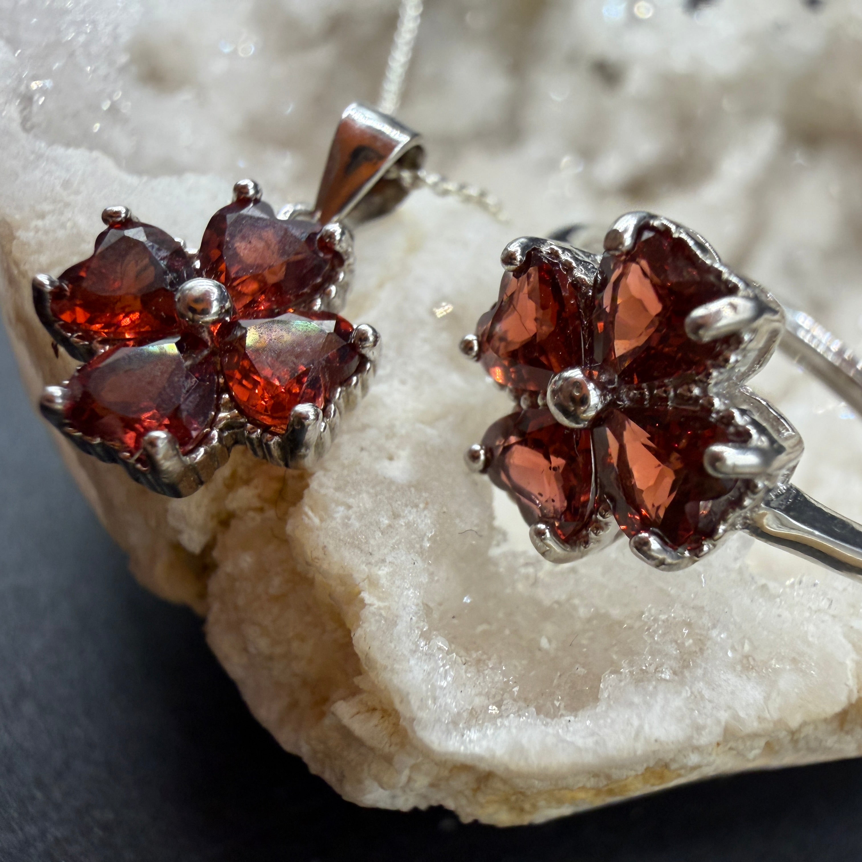 Garnet Clover Ring and Necklace S925 Set