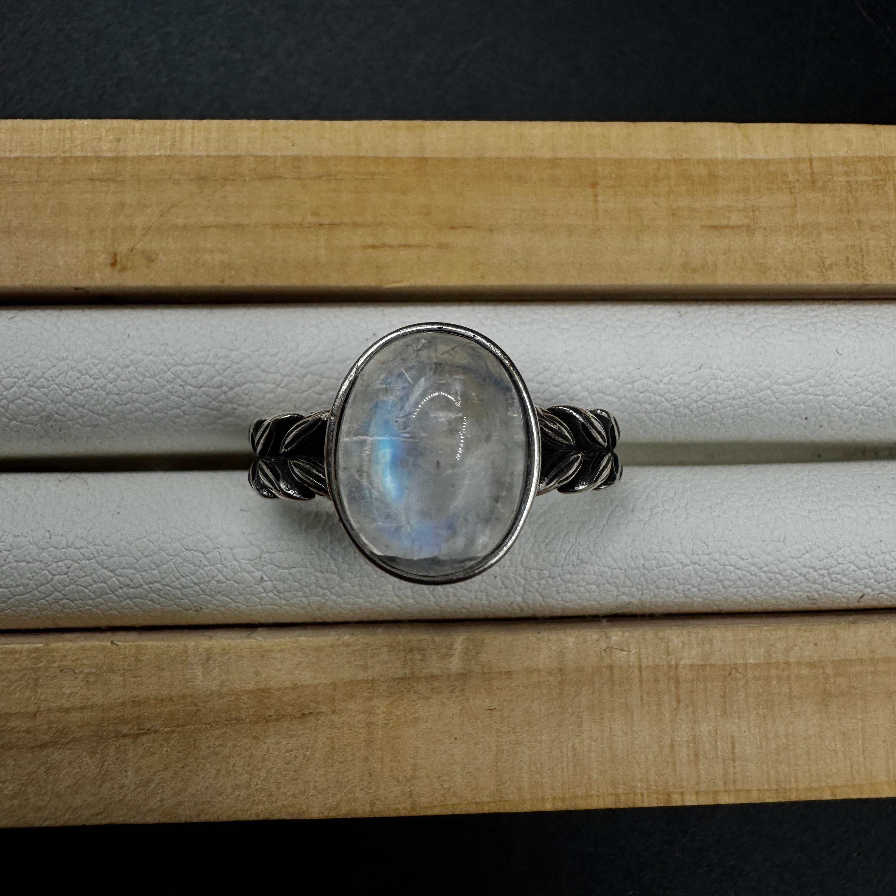 Moonstone S915 Adjustable Ring