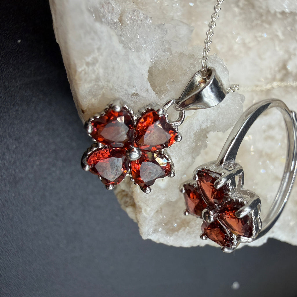 Garnet Clover Ring and Necklace S925 Set