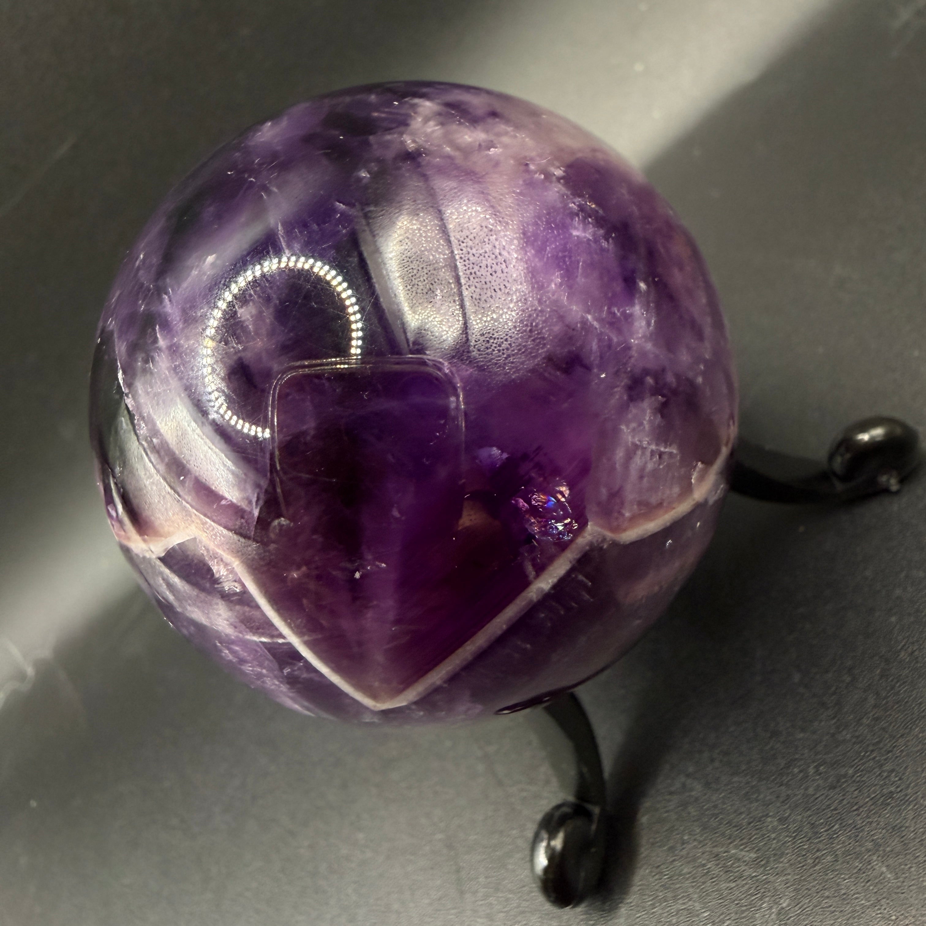Chevron Amethyst Sphere Dx16.5cm