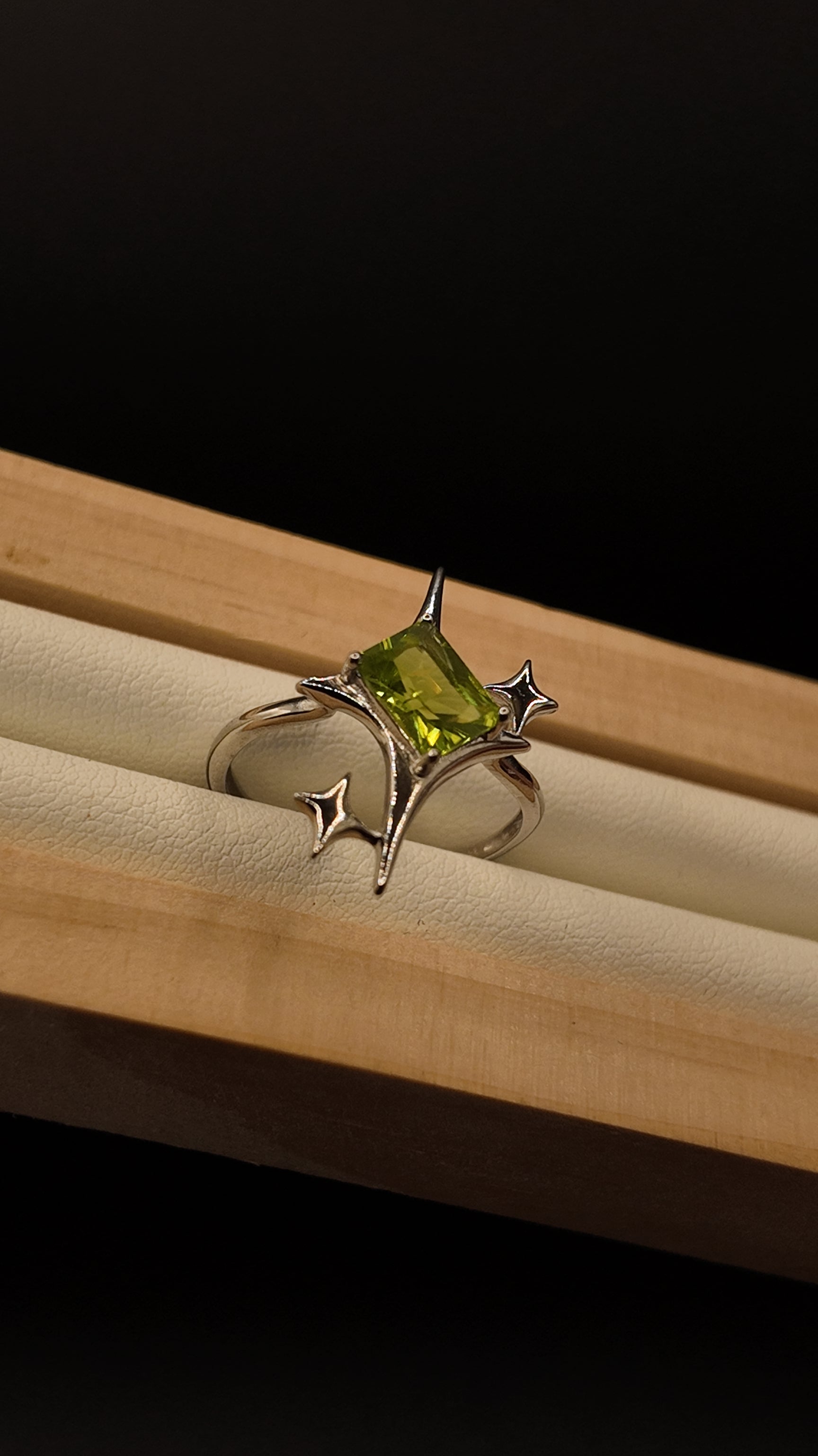 Peridot Signature Star Ring