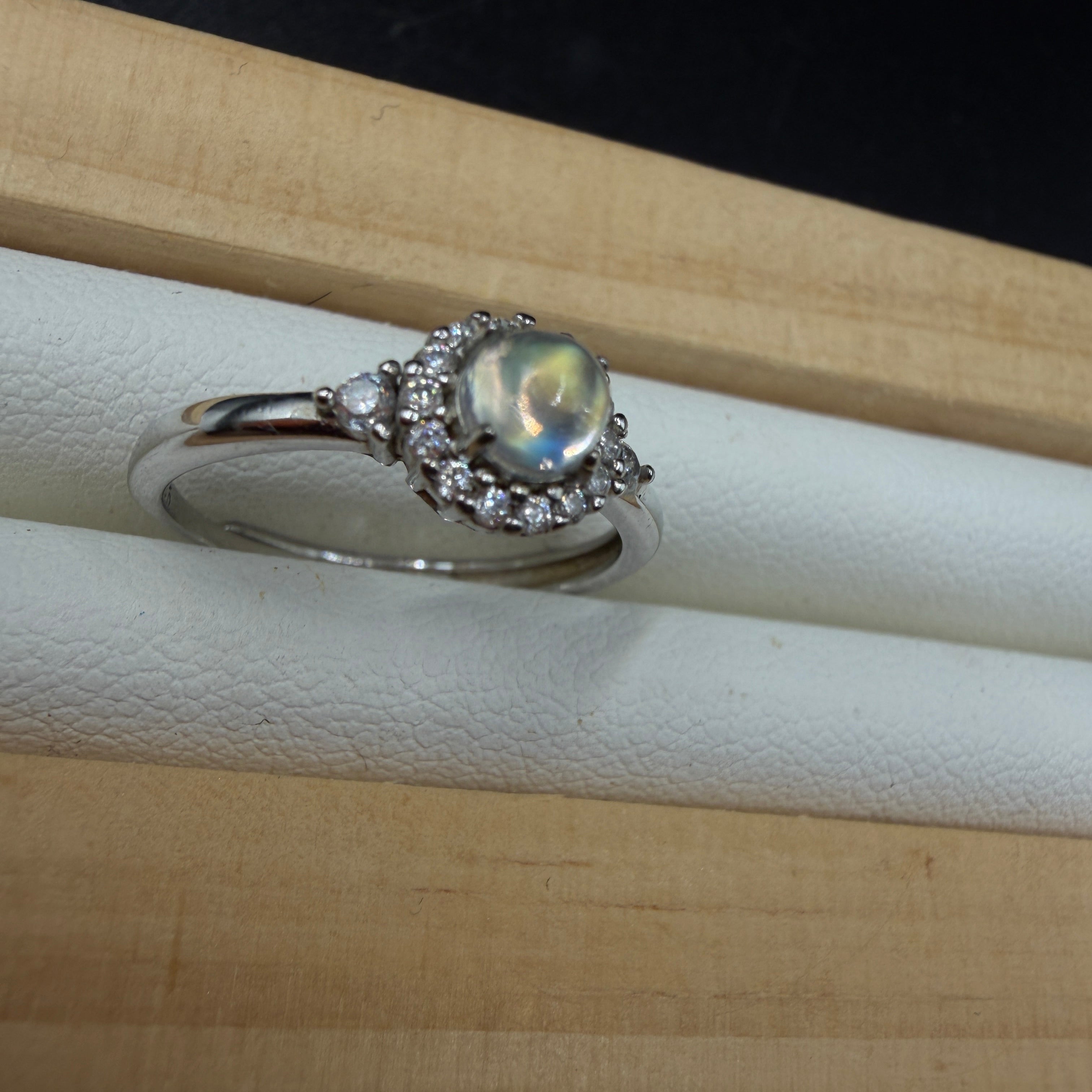 Moonstone S915 Adjustable Ring