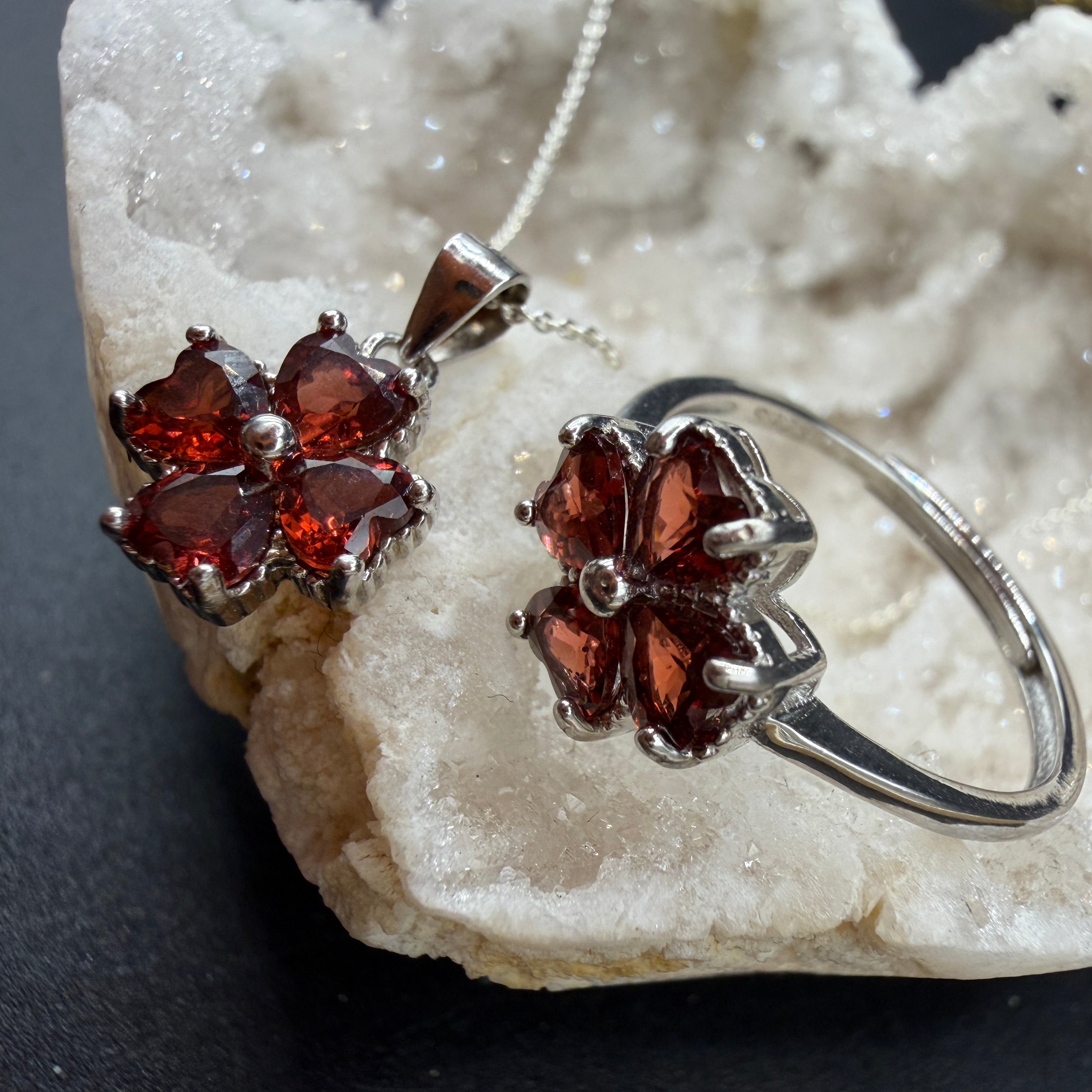 Garnet Clover Ring and Necklace S925 Set