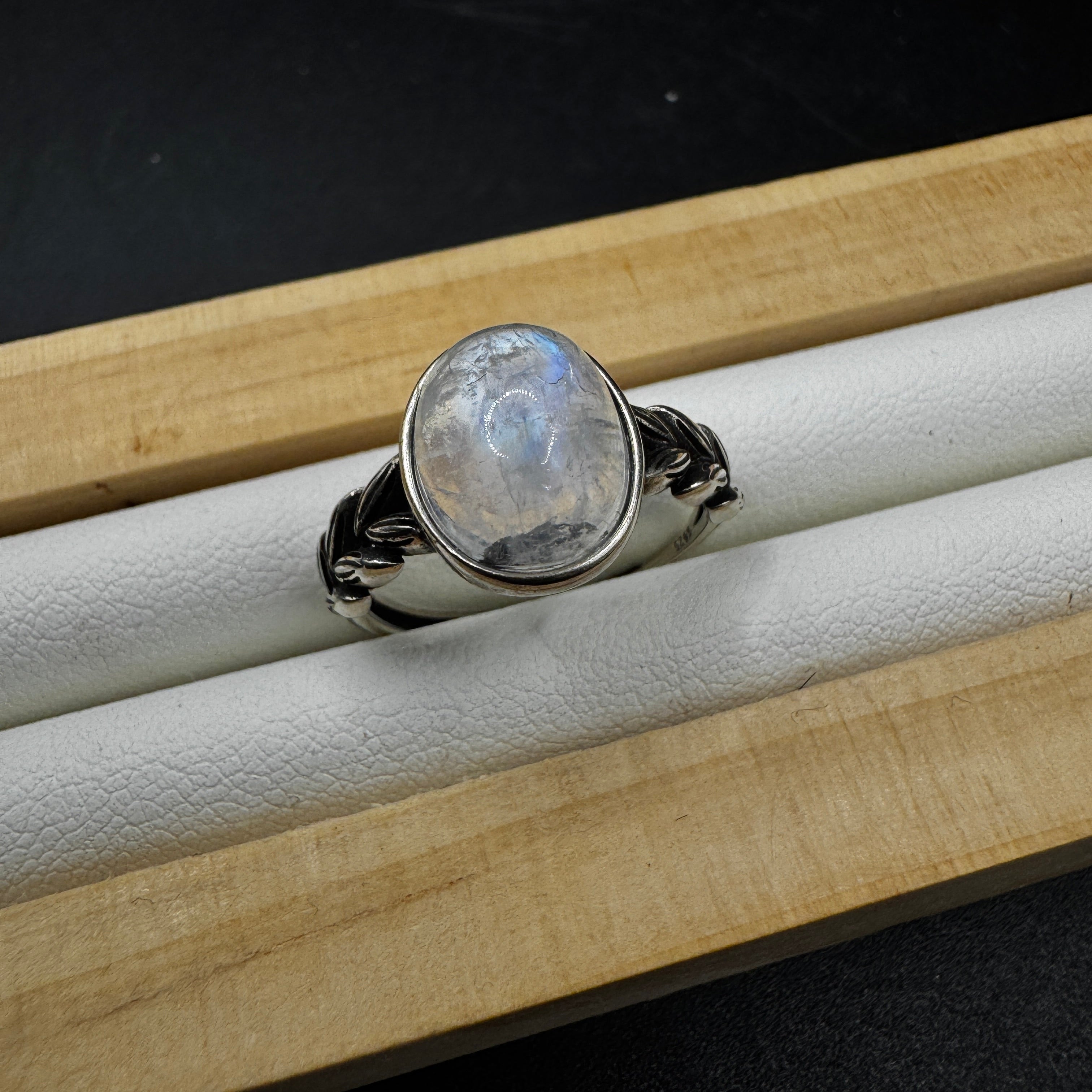 Moonstone S915 Adjustable Ring