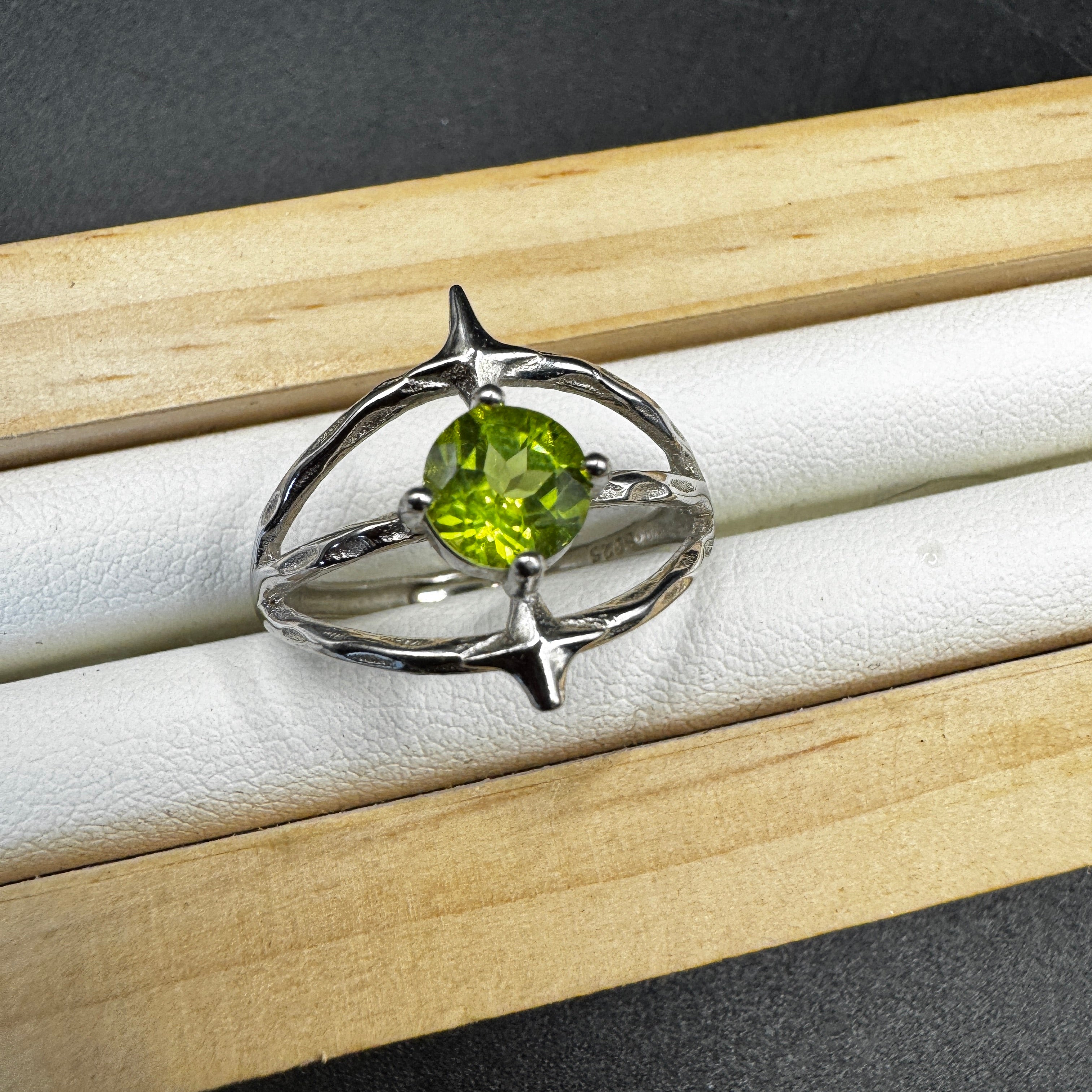 Peridot S925 Adjustable Ring