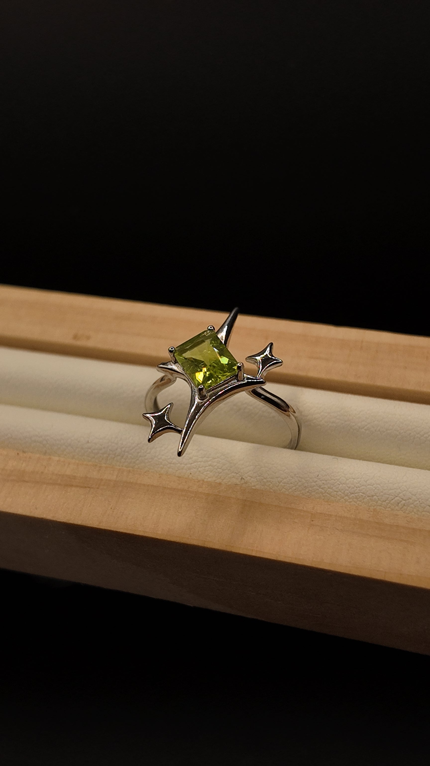 Peridot Signature Star Ring