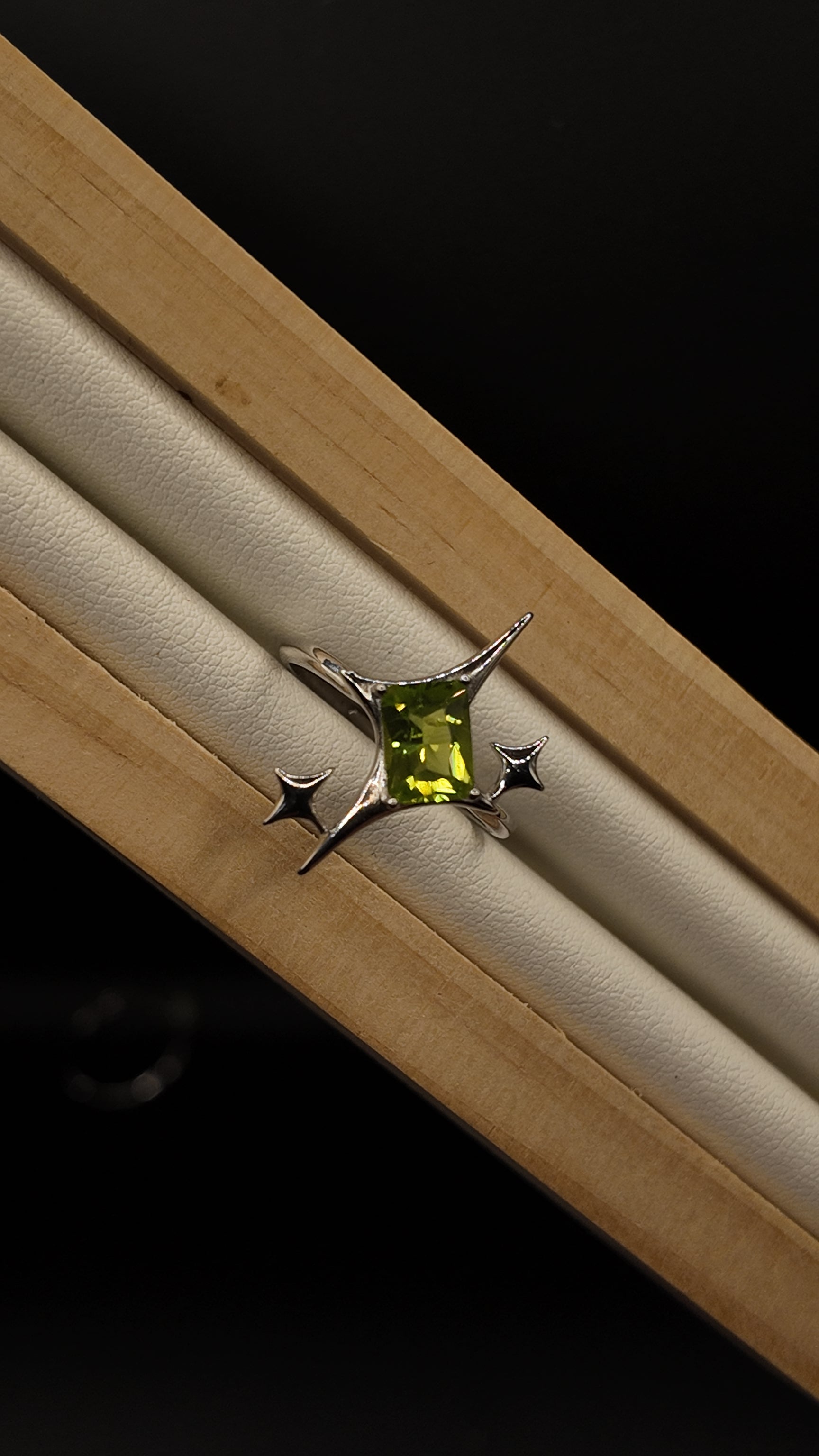 Peridot Signature Star Ring
