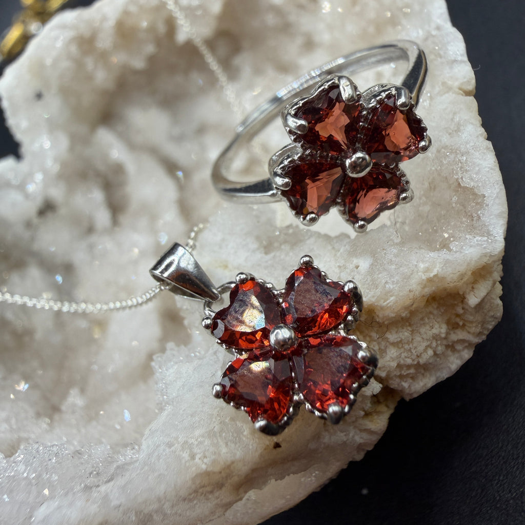 Garnet Clover Ring and Necklace S925 Set