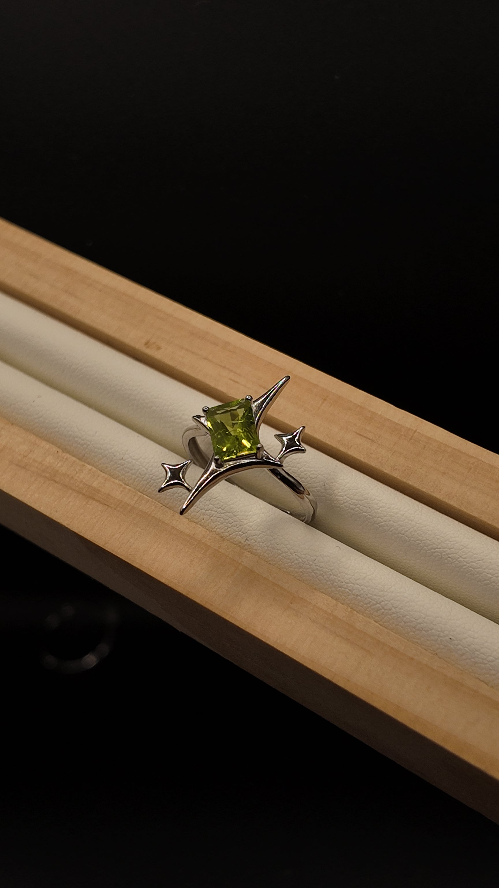 Peridot Signature Star Ring