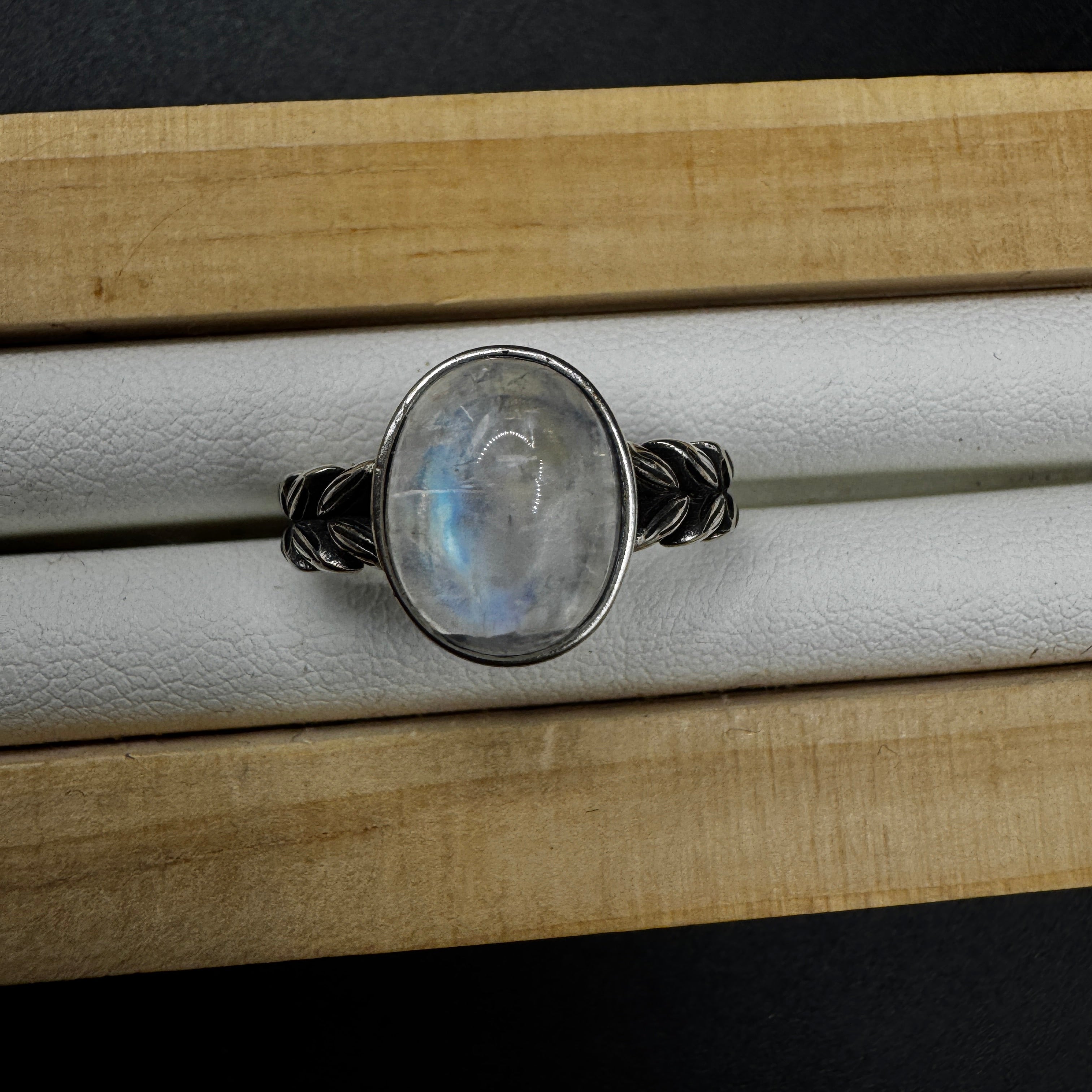 Moonstone S915 Adjustable Ring