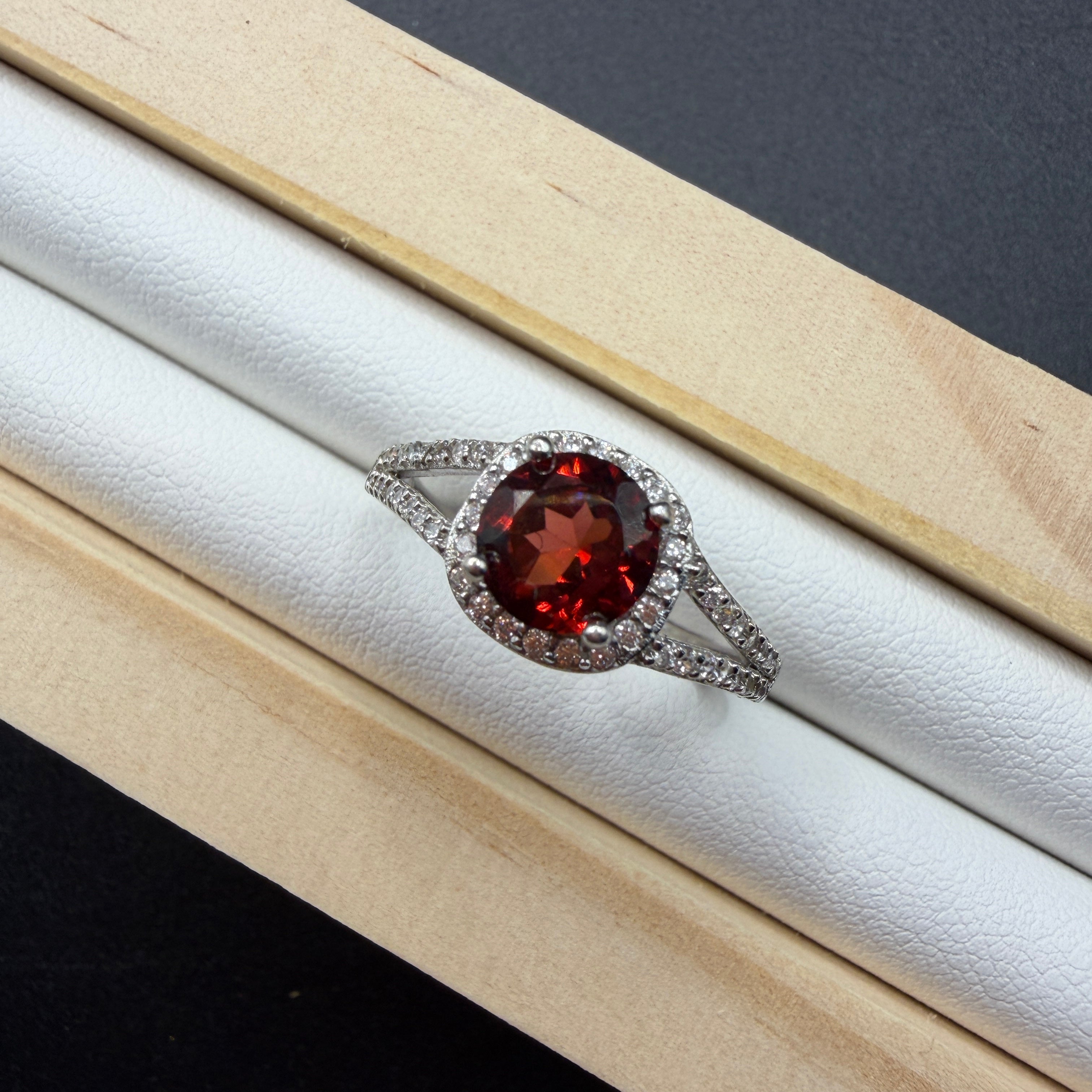 Garnet S925 Ring