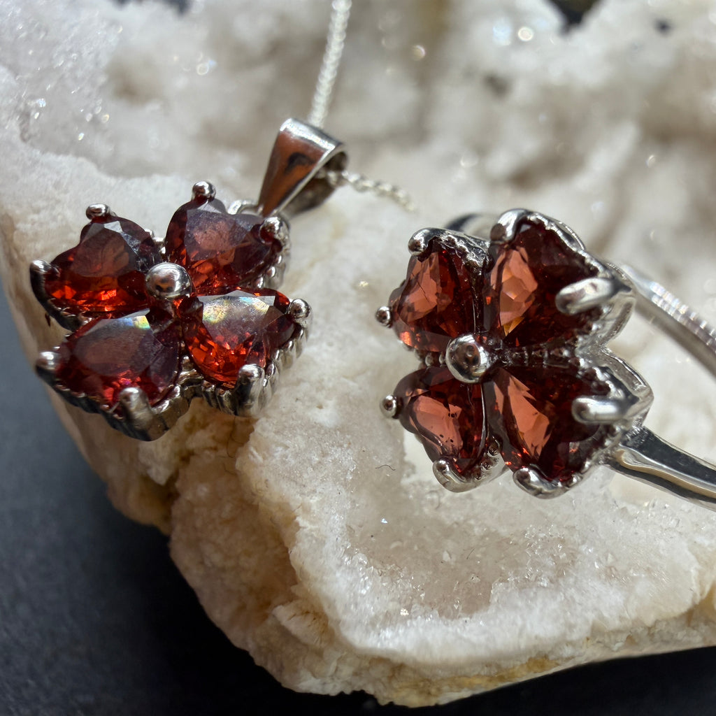Garnet Clover Ring and Necklace S925 Set