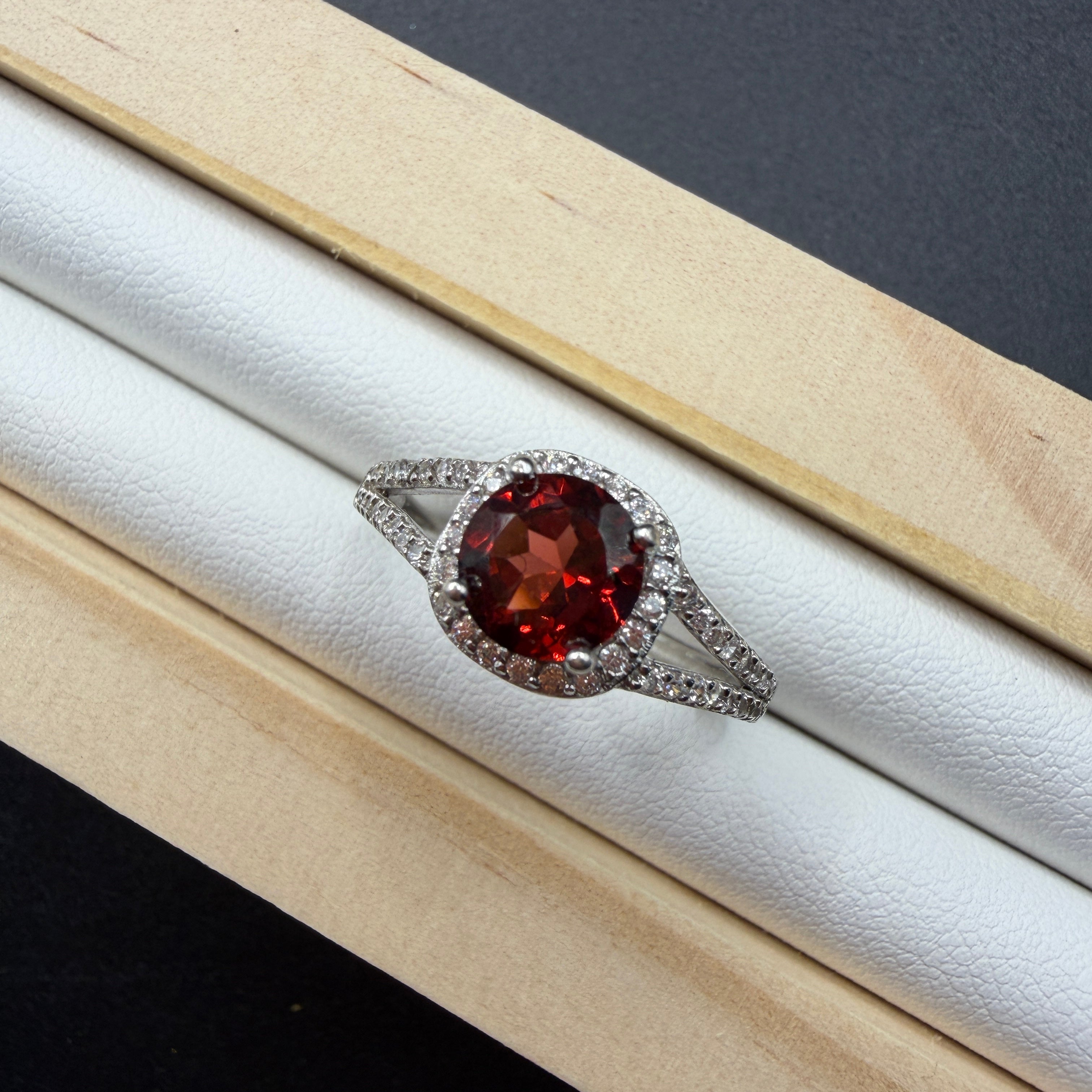 Garnet S925 Ring