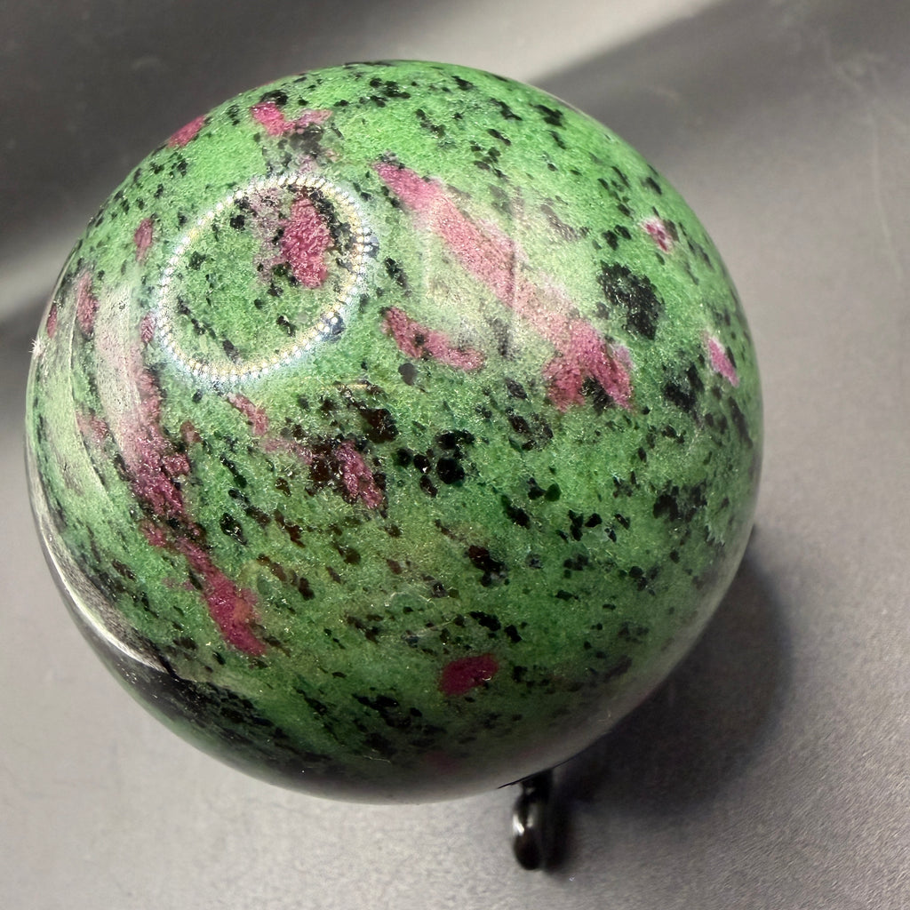 Ruby in Zoisite Sphere Dx23.1cm