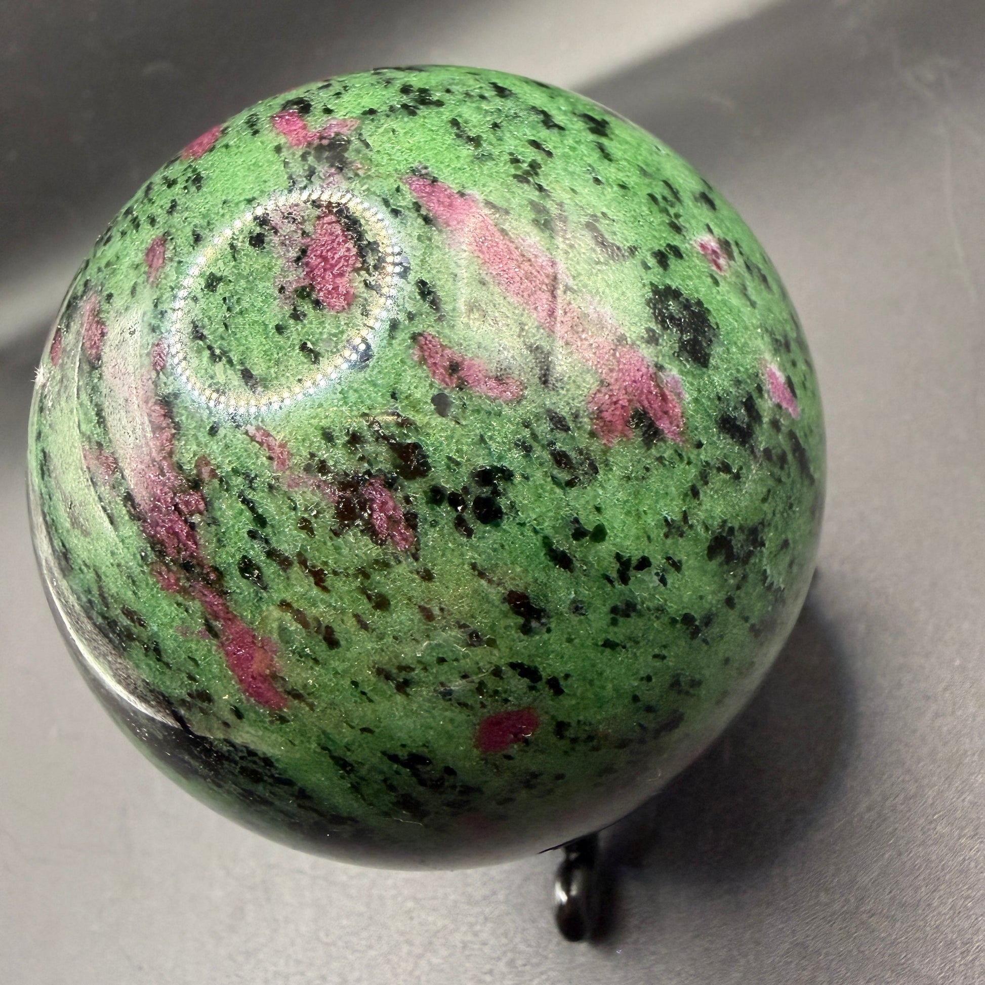 Ruby in Zoisite Sphere Dx23.1cm