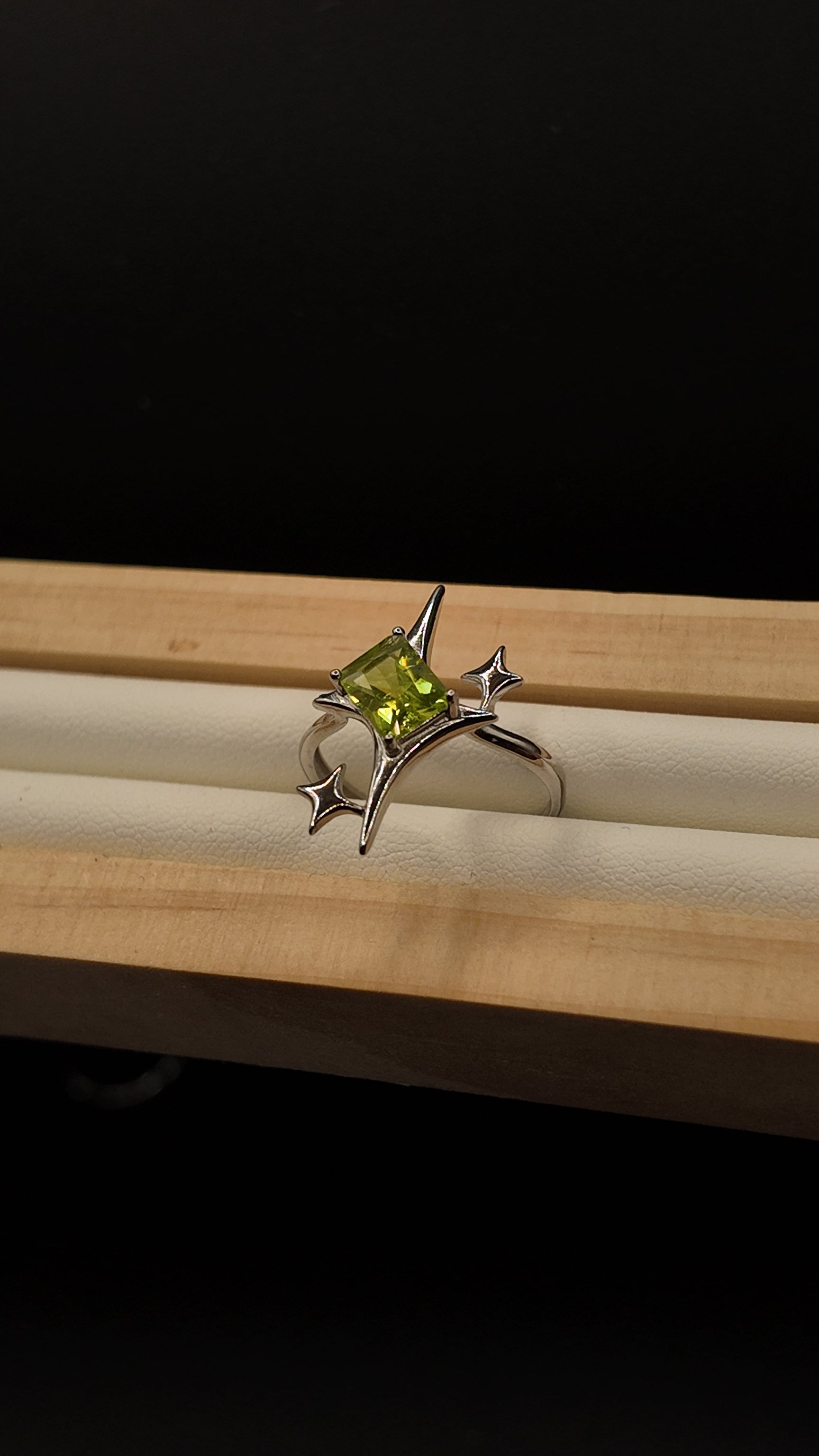 Peridot Signature Star Ring