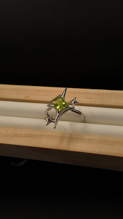 Peridot Signature Star Ring