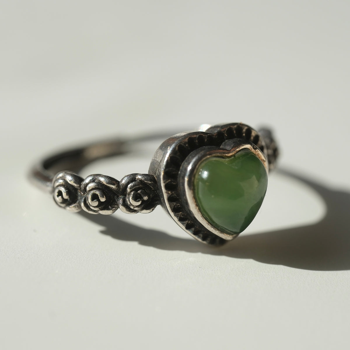 Green Aventurine heart S925 adjustable ring with rose details, view 4