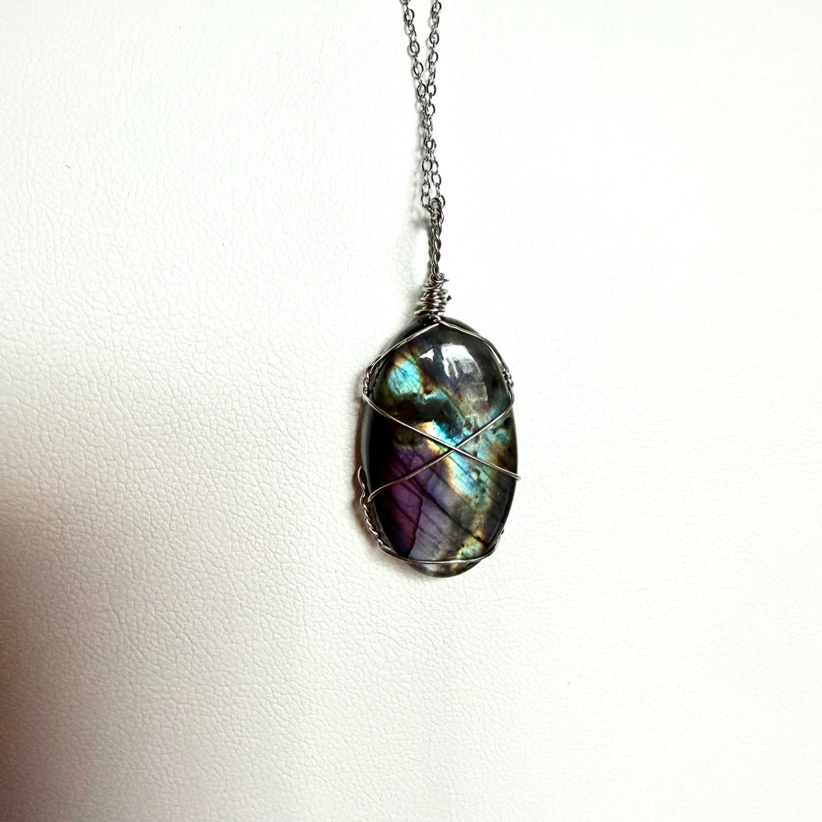 Handmade Labradorite necklace with purple blue and green flash, photograph 4