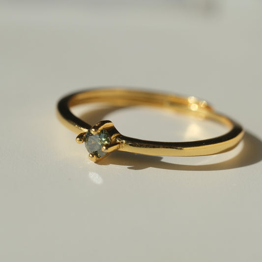 Green Moissanite ring front detail